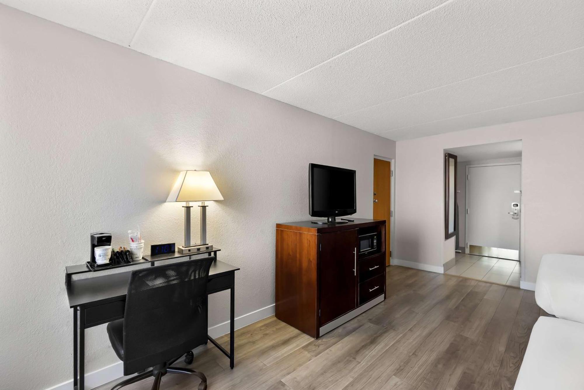Best Western Luxbury Inn Fort Wayne Exterior foto