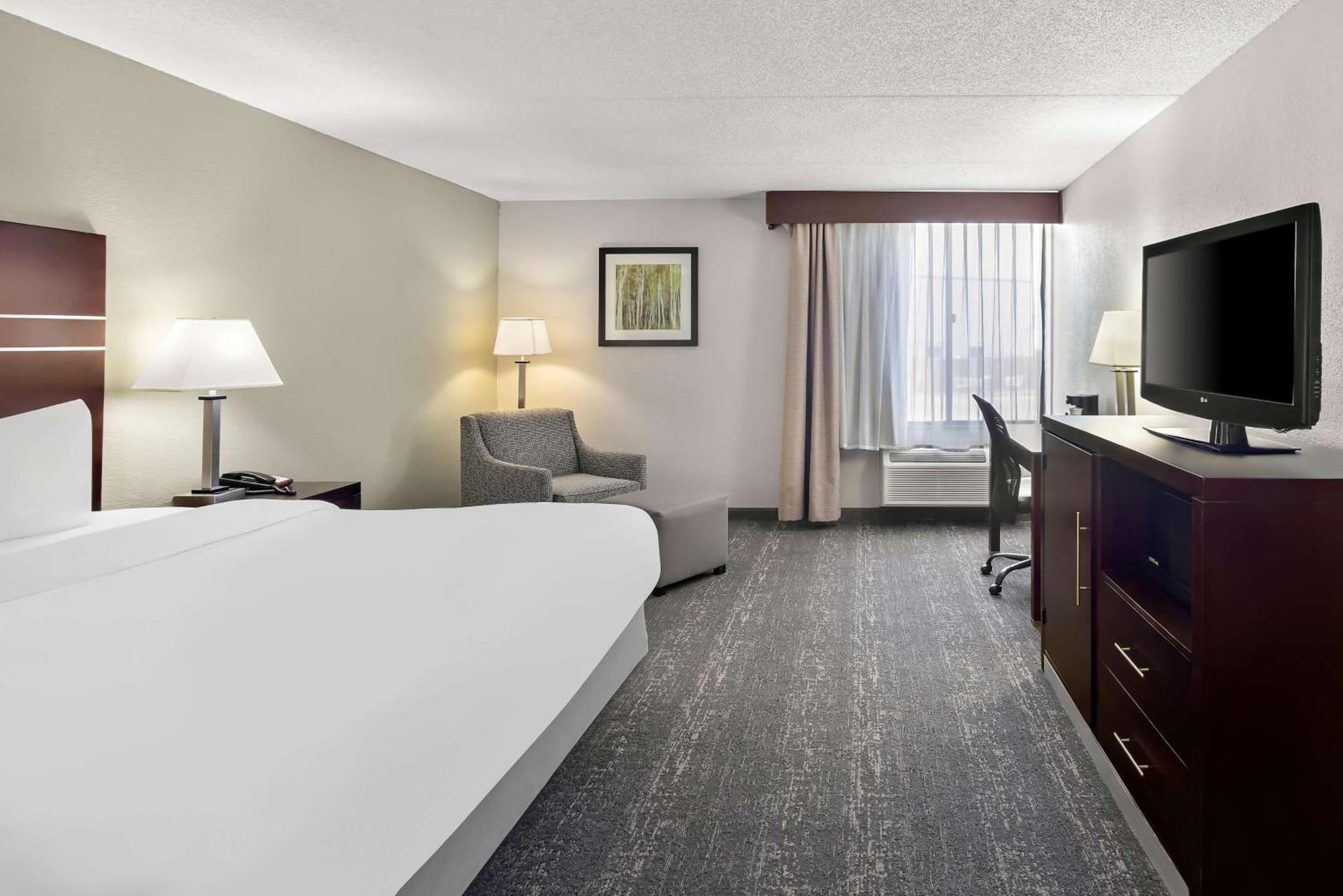 Best Western Luxbury Inn Fort Wayne Exterior foto